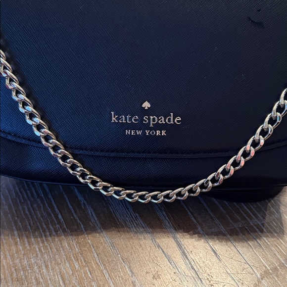 Kate Spade ♠️ Carson Black Saffiano Leather Crossbody - GUC - Picture 2 of 11